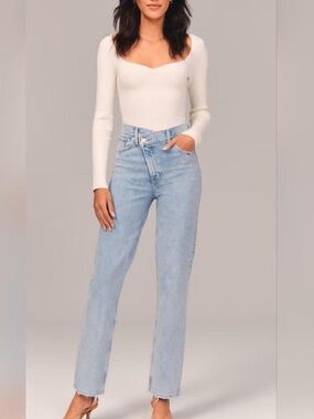 Abercrombie Curve Love Ultra High Rise 90s Straight Cross Front Jeans